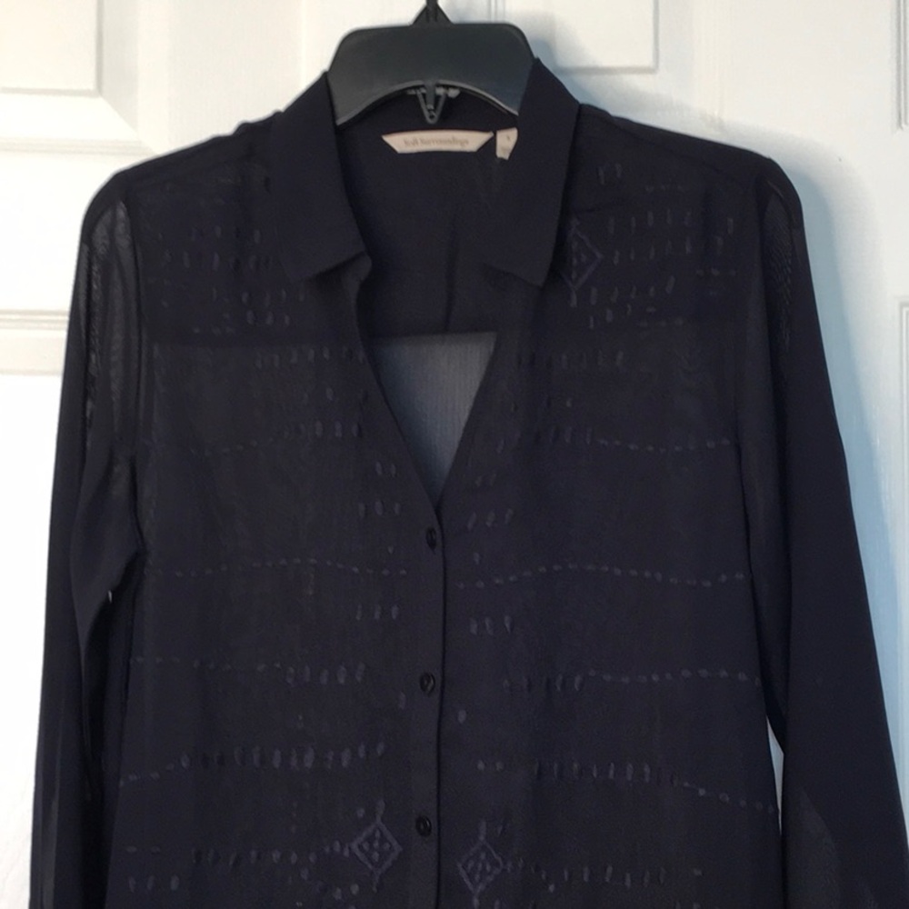 SOFT SURROUNDINGS LIGHT EMBROIDERY SEMI SHEER NAVY BLUE BLOUSE TOP TUNIC SIZE SM